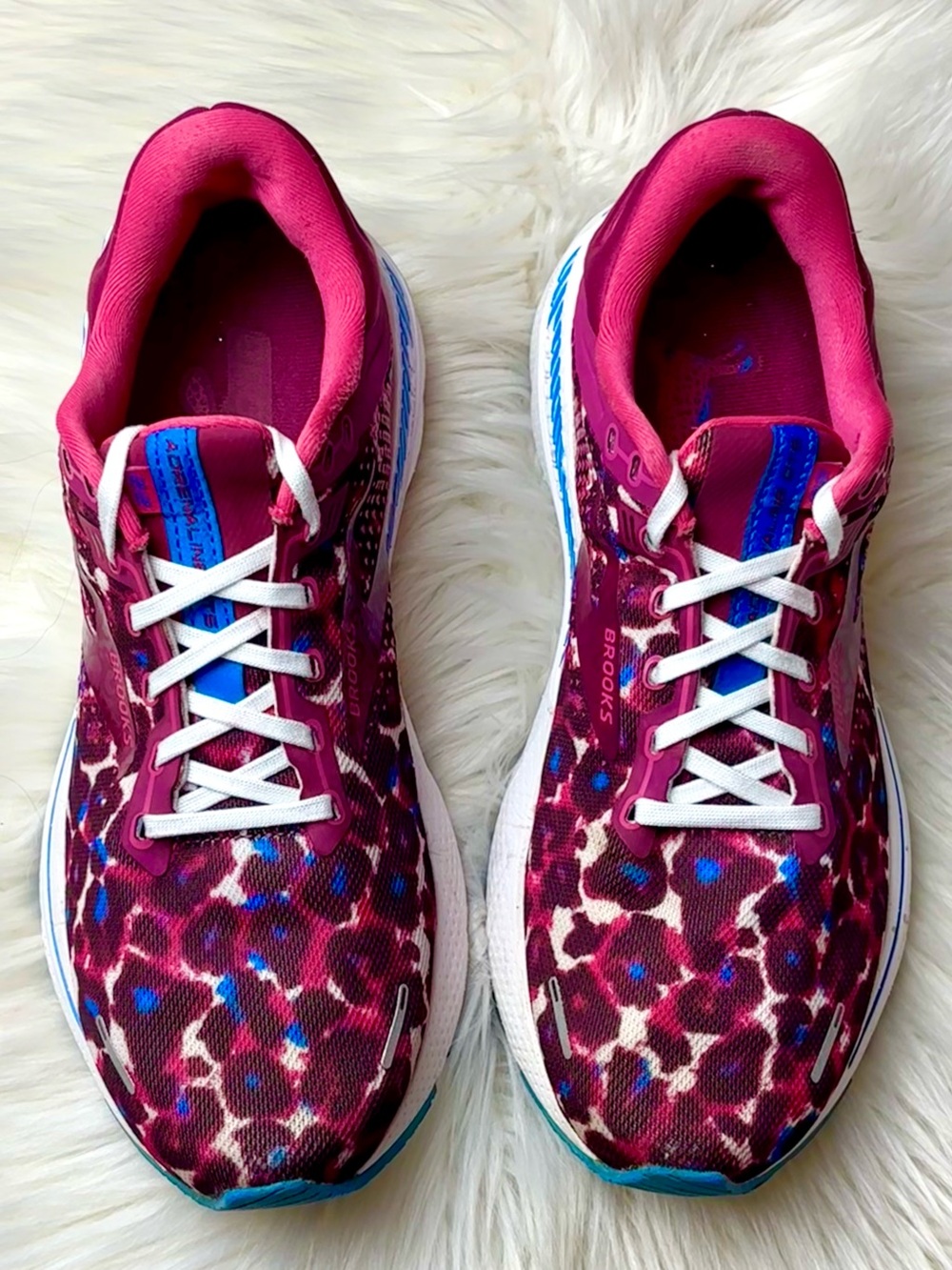 WOMEN'S BROOKS ADRENALINE GTS 22 RUN WILD COSMIC CHEETAH SIZE 10